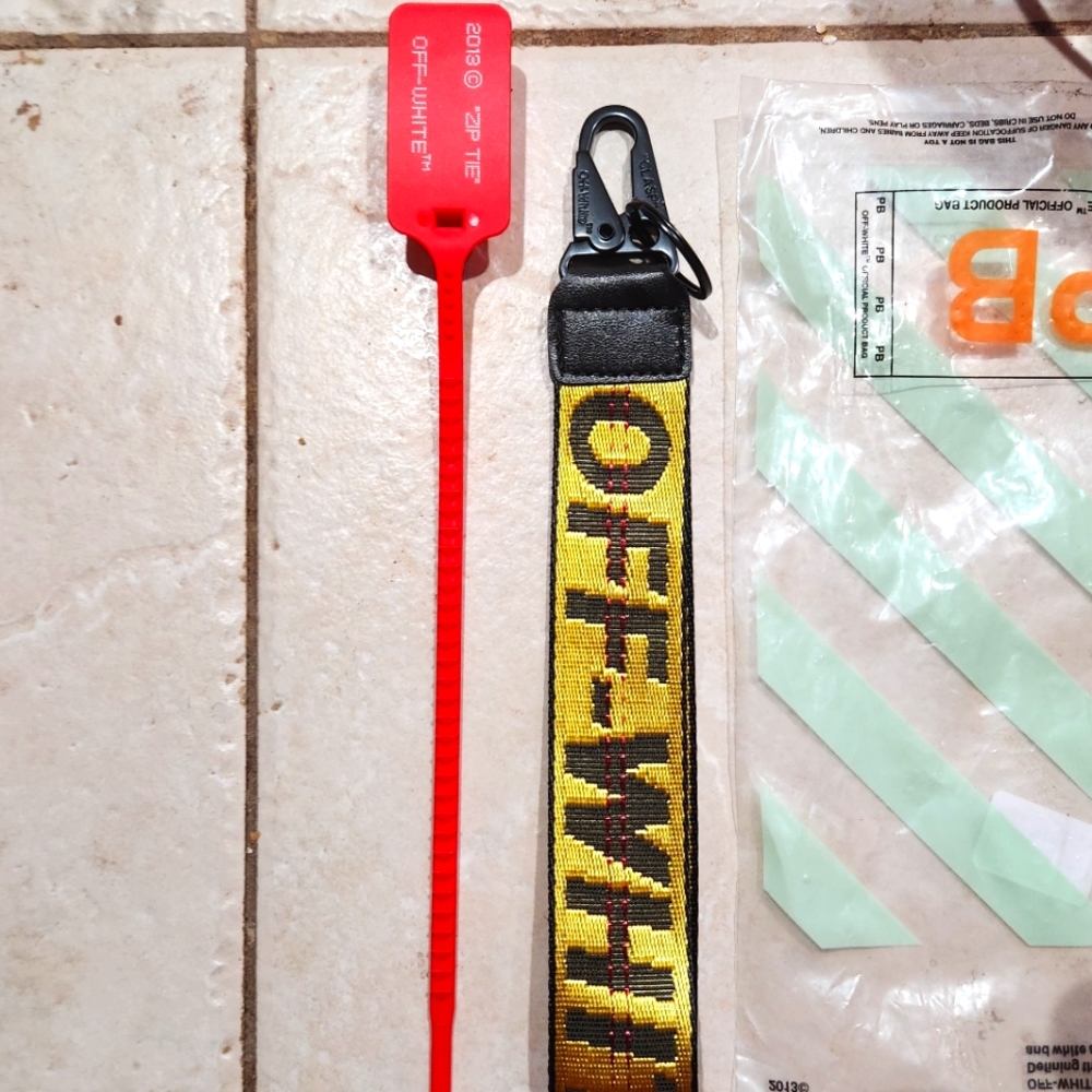 Off white wristlet Keychain tag